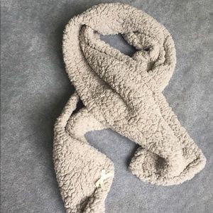 Plush Soft Women’s Scarf